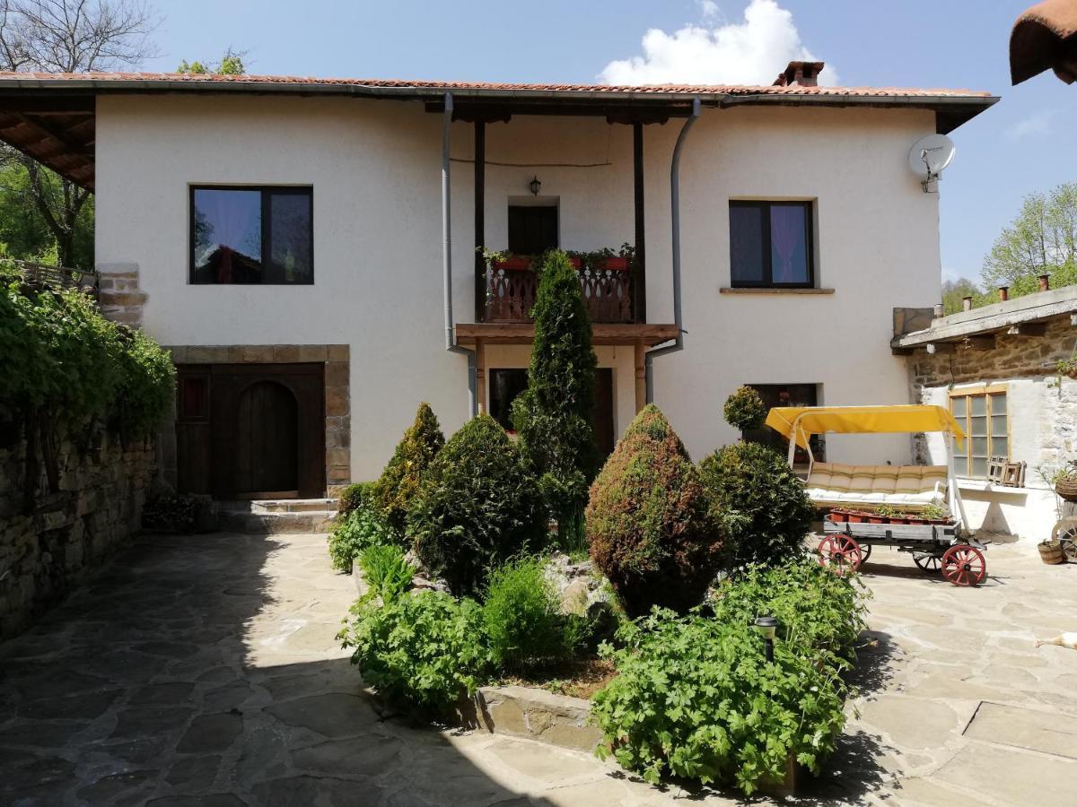 Къща За Гости Чичарите Gabrovo Eksteriør billede